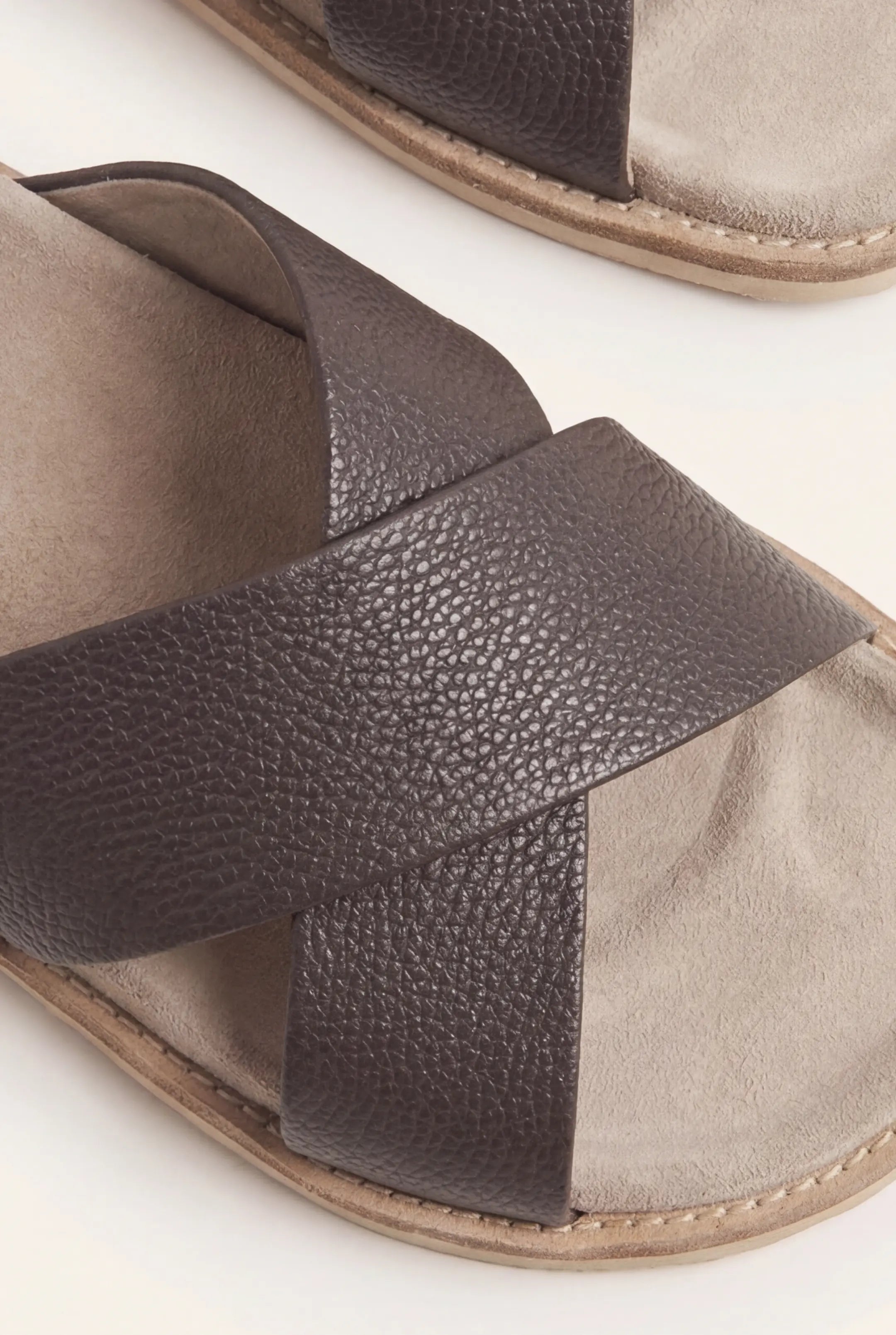 Brescaro Suède Cross Slide Dark Brown
