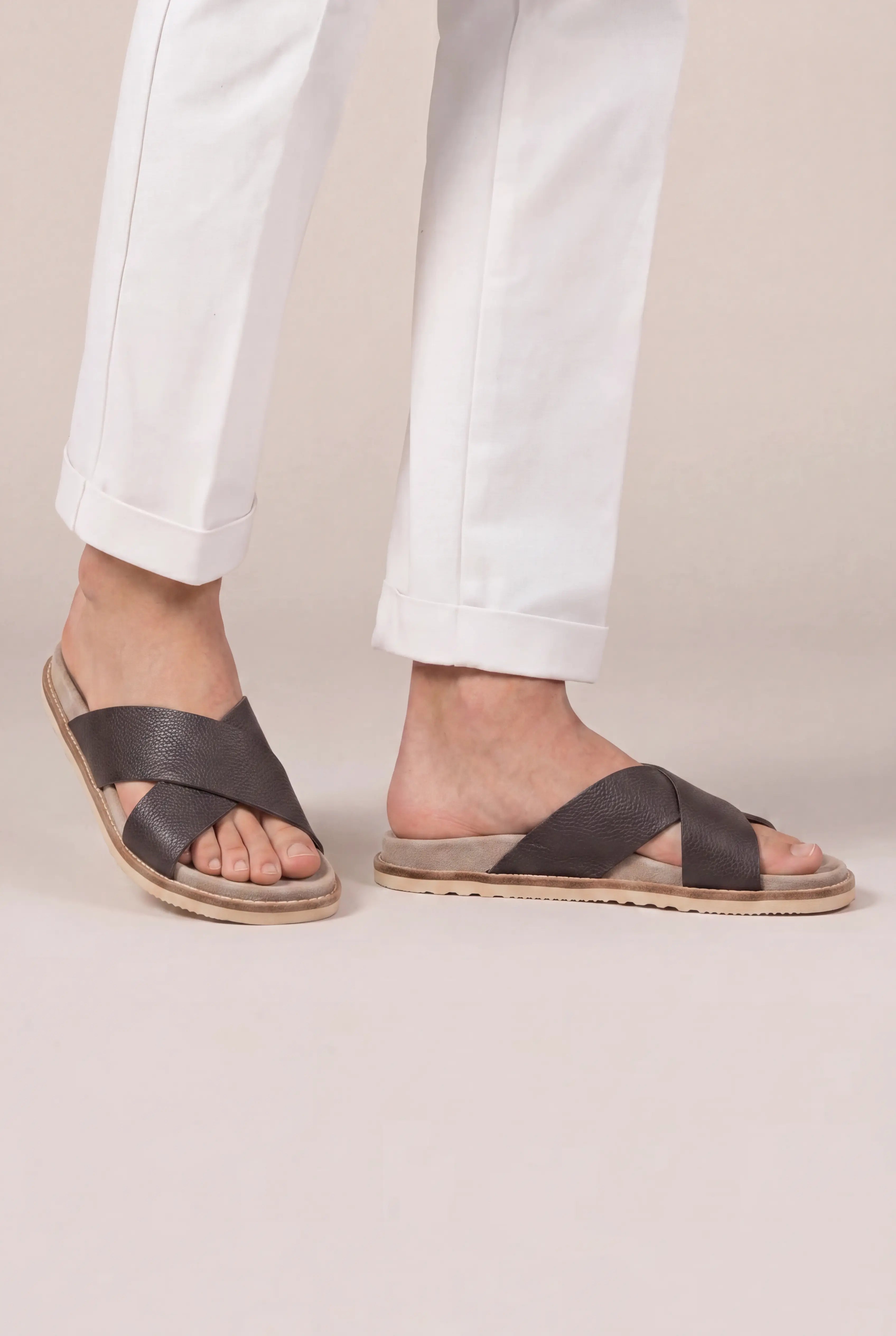 Brescaro Suède Cross-Strap Slide Dark Brown