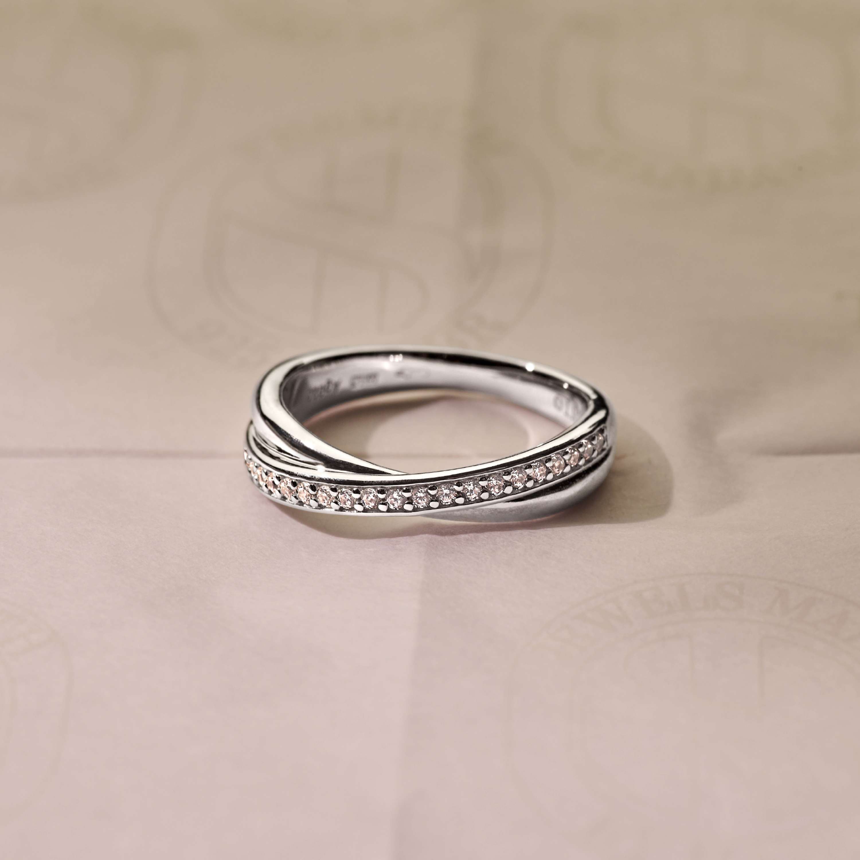 Zirkonia Crossover Ring - XS model