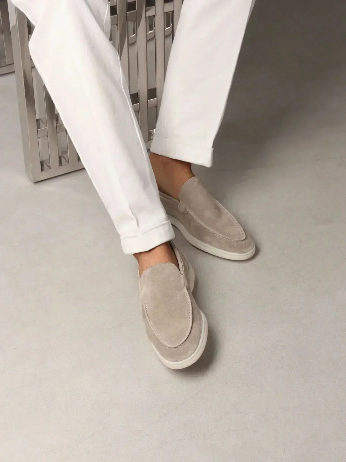 Classic Suède Loafer Light Grey